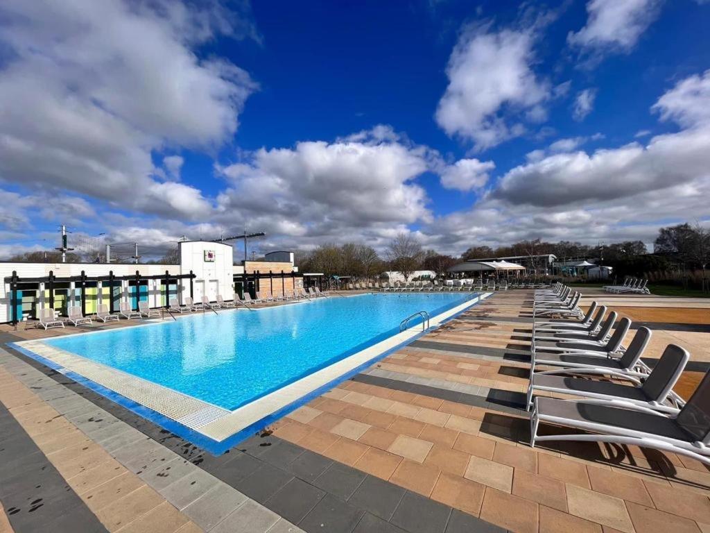 Luamar Holidays- Tattershall Lakes - Lancaster Crescent Hotel Екстериор снимка